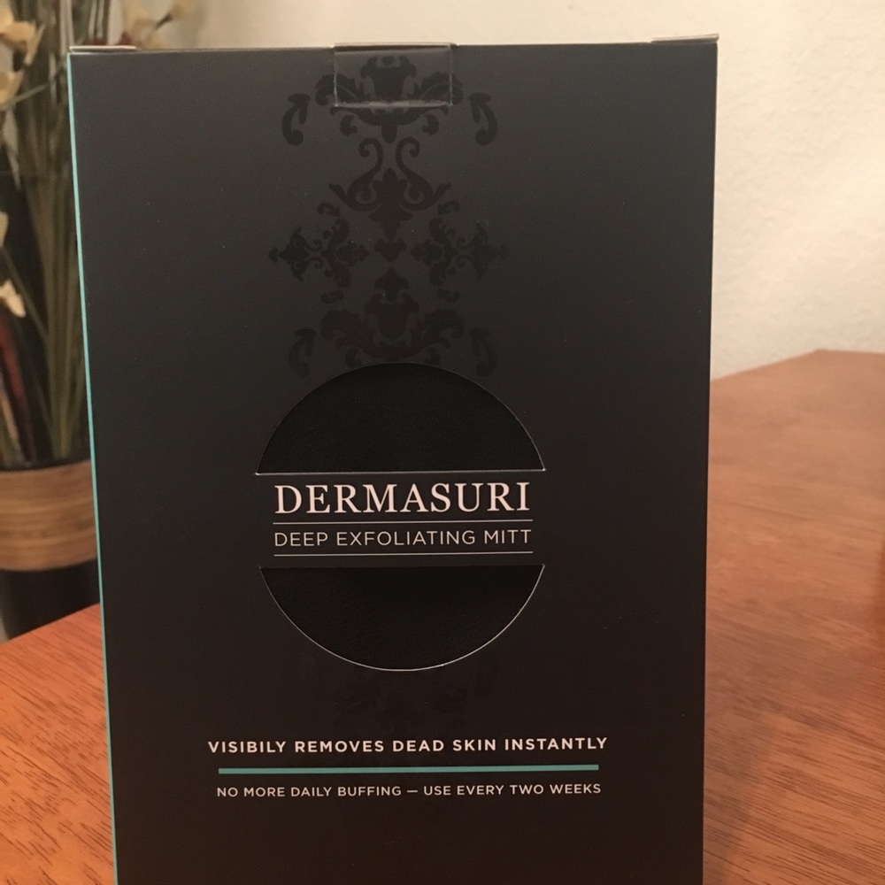 Dermasuri Deep Exfoliating Mitt